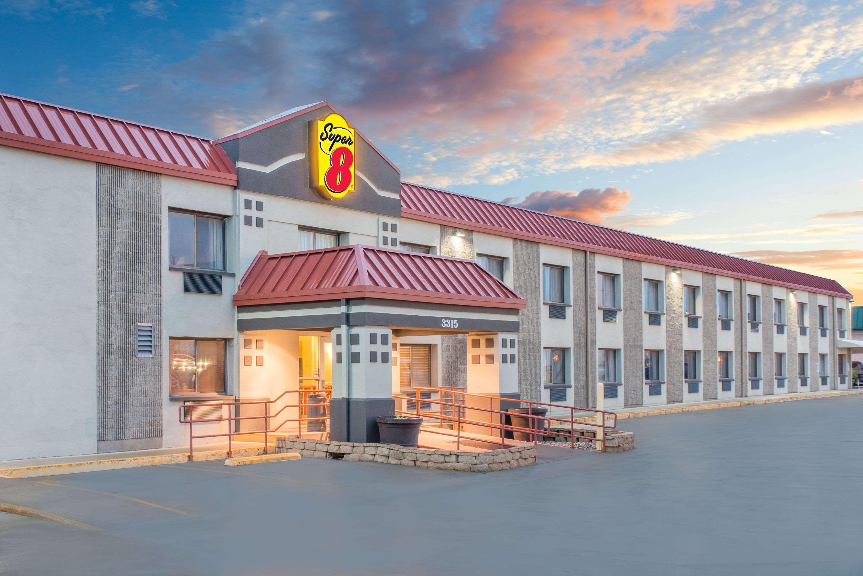 Super 8 By Wyndham Marshalltown Eksteriør bilde