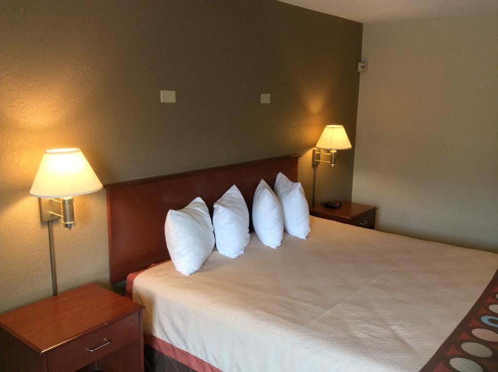 Super 8 By Wyndham Marshalltown Eksteriør bilde